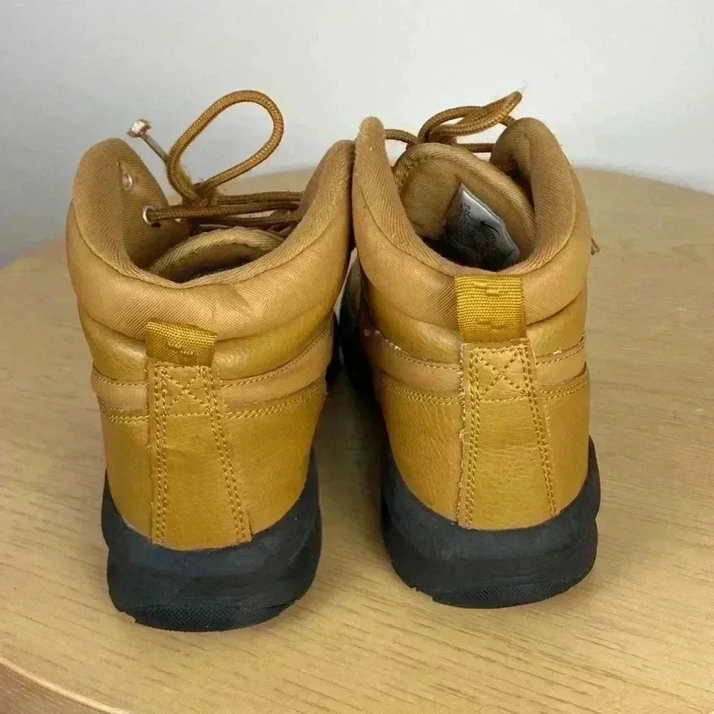 Nike Manoa LTR Boys 6.5 Leather Tan‎ Brown High Top Sneaker Boot Comfort Outdoor
